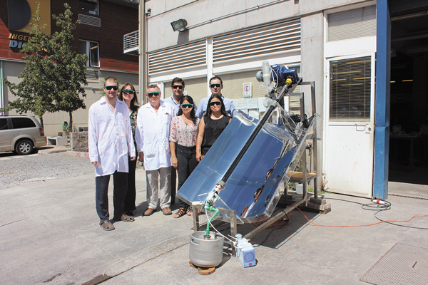 Académicos UC crean tecnología que convierte energía solar en energía química