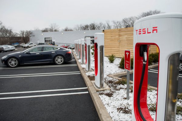 Tesla desembarca en Argentina en 2020 y ya estudia dónde colocar sus cargadores