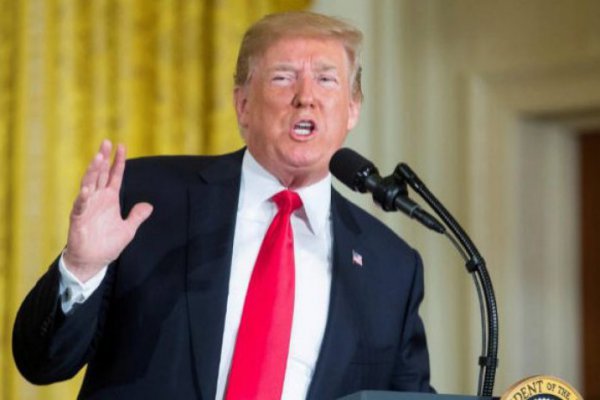 Trump da por perdida batalla por inmigración hasta noviembre: dice a su partido que "no pierda" el tiempo