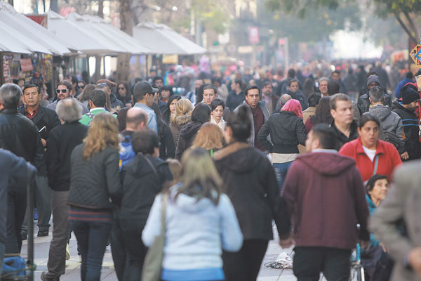 Ocio y salud presionan gastos de los chilenos
