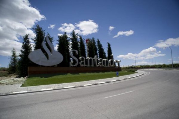 Santander facilitará el pago con móvil y tarjeta en los autobuses de Madrid