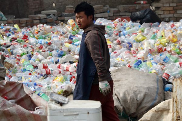 Bolsas plásticas: China desata caos mundial al prohibir ingreso de desechos para reciclaje