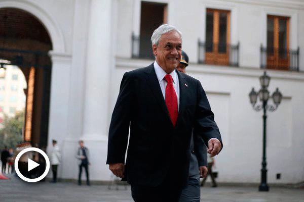 Piñera entrega tres mil visas y defiende alternativa de expulsión