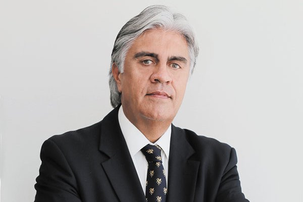 Nelson Contador logra máximo rango académico en U. Chile