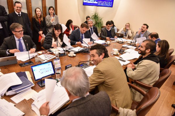 Avanza tramitación del proyecto que establecerá pago máximo en 60 días para Pymes
