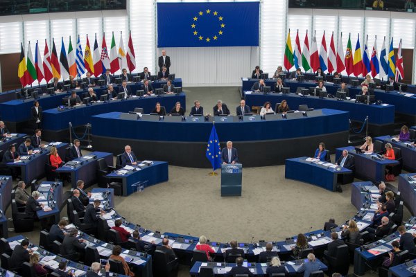 Parlamento europeo rechaza nueva ley de derechos de autor que resguardaba a los medios