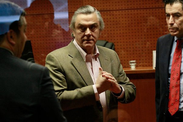 Longueira se defiende: “No he recibido un solo peso de SQM”