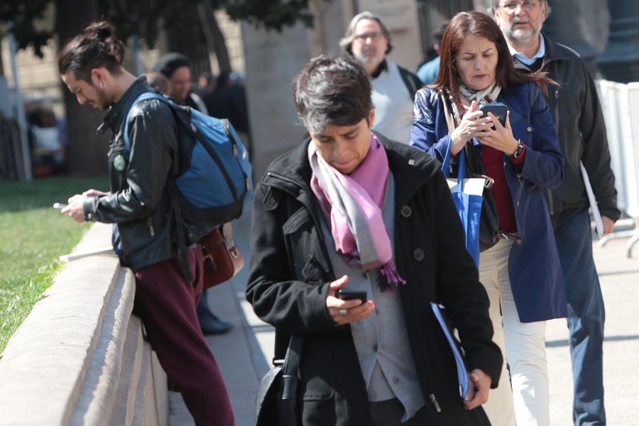<p>Clientes bancarios reportan en Twitter cobros desconocidos en sus cuentas</p>