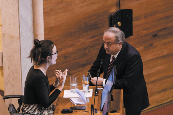 Proyecto que crea el estatuto para estudiantes trabajadores pasa al Senado