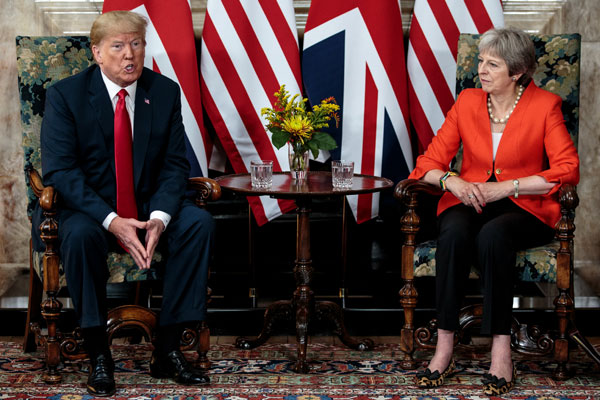 Trump advierte a May que no habrá acuerdo comercial con Reino Unido con un "brexit" suave