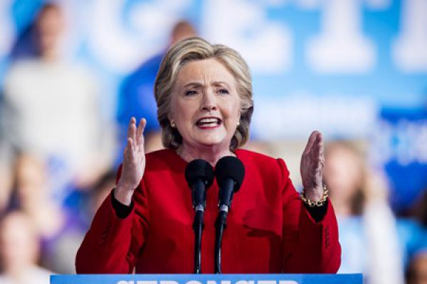 Imputan en EEUU a 12 agentes rusos por "hackear" campaña de Hillary Clinton