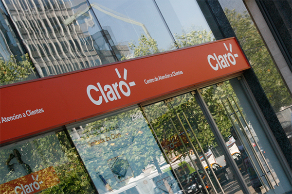 Pugna por 5G: Claro y Entel presentan recurso de protección contra Subtel