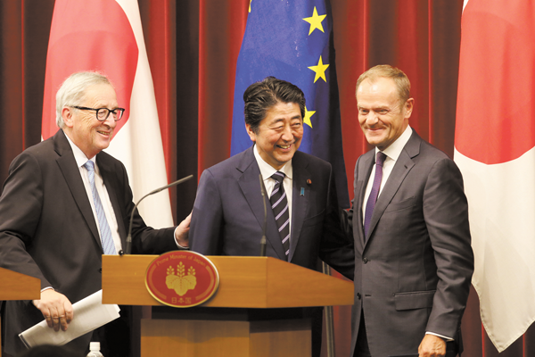 <p>UE y Japón crean la mayor zona económica abierta del mundo frente al proteccionismo de EEUU</p>
