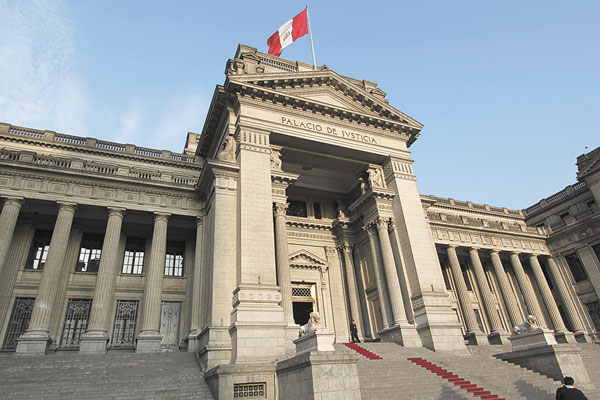 Banco Central de Perú dice que escándalo judicial podría golpear a las inversiones