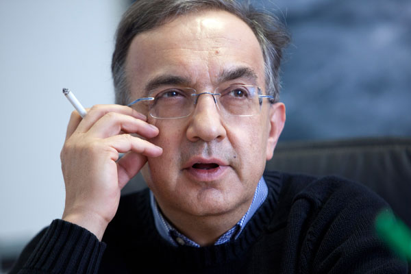 FIAT y Ferrari sufren dura caída en la Bolsa de Milán tras salida del CEO Sergio Marchionne