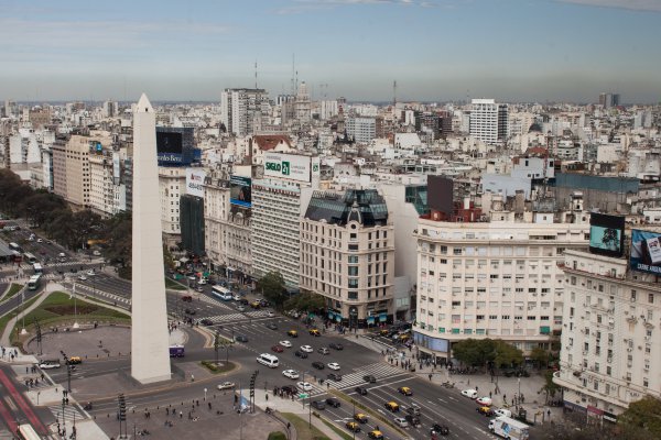Actividad económica de Argentina cayó 5,8% en mayo y refuerza temores por recesión