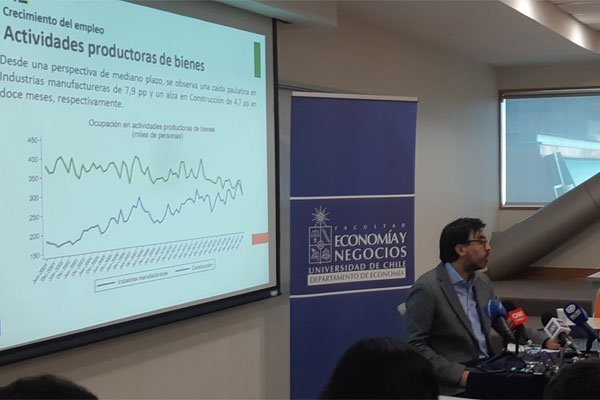 Mejora el mercado laboral: desempleo en el Gran Santiago se ubica bajo el promedio de los últimos 20 años