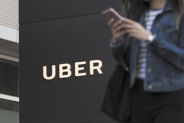 Plataformas como Uber sacan ventaja: costos para operar son un tercio de los taxis
