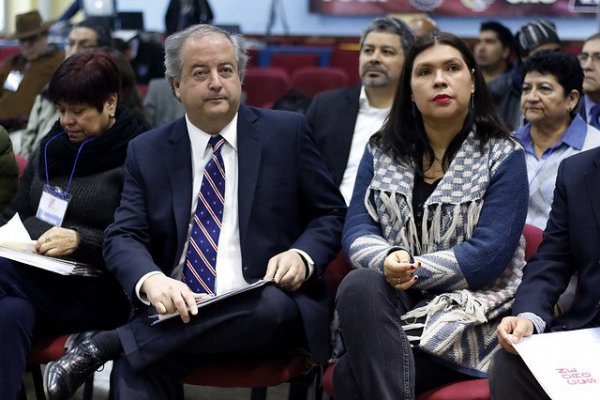 ¿Habrá acuerdo? Gobierno se reúne hoy con la CUT ad portas de envío de propuesta de salario mínimo