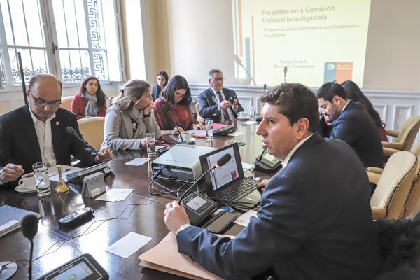 Gasto fiscal se desacelera al cierre del segundo trimestre y se frena el alza de la deuda