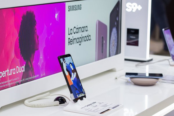Samsung lidera venta de smartphones en Chile a junio