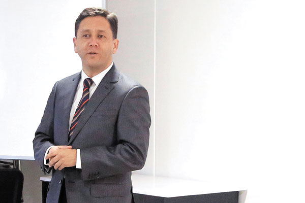 <p>Réplica: expertos salen en defensa de Peñaloza y apoyan dictamen de grupos negociadores</p>