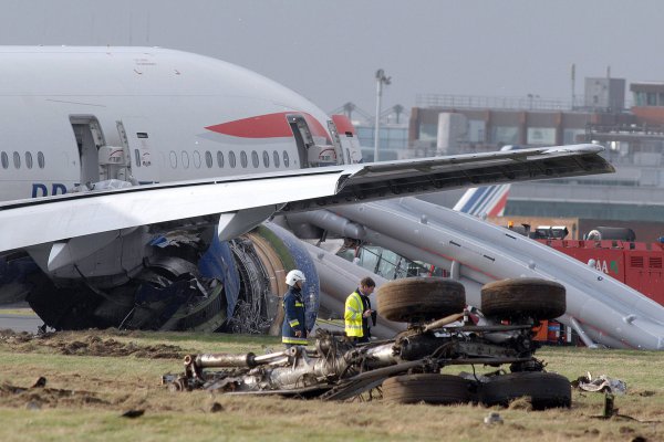 Una sola batería de litio sobrecalentada podría ser suficiente para derribar a un avión