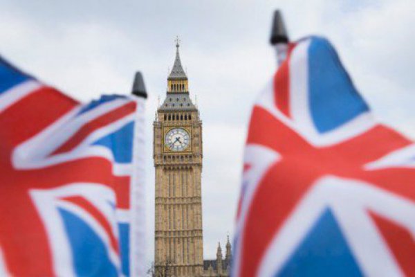 Diputados británicos piden fin de brecha salarial de género