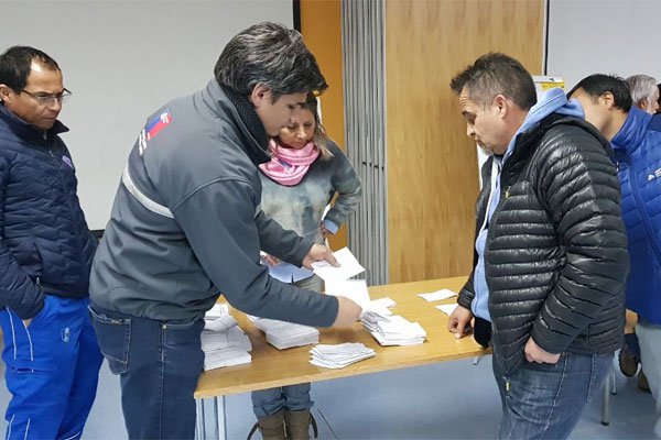 Trabajadores de Escondida rechazaron la última oferta de la empresa y votan la huelga
