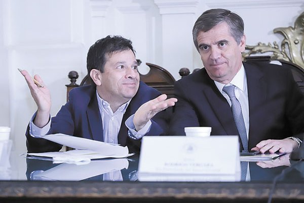 Equidad del sistema tributario se toma debate entre Vergara y Micco