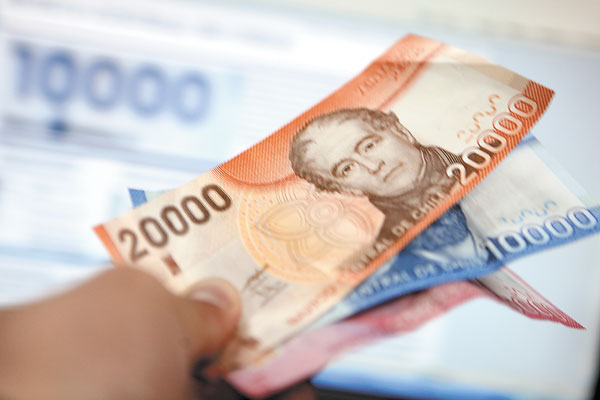 Desempleo le pega al bolsillo: los ingresos laborales se frenaron durante junio