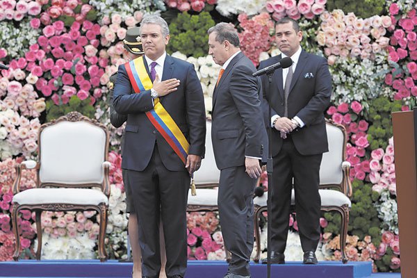 Nuevo golpe a Unasur: Colombia se retira en decisión "irreversible"