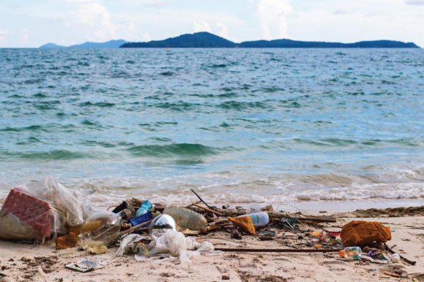 Los 12 países que más contaminan los océanos con plástico