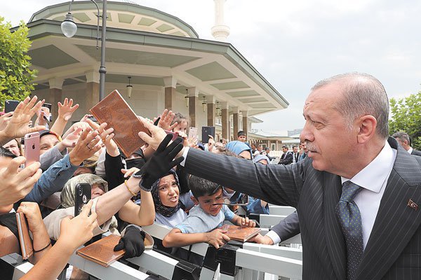 De mal en peor: presidente de Turquía dice que boicotearán los productos electrónicos de EEUU
