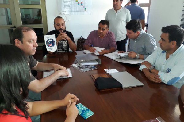 Minera Escondida logra extender un día negociación con sindicato y evitar huelga