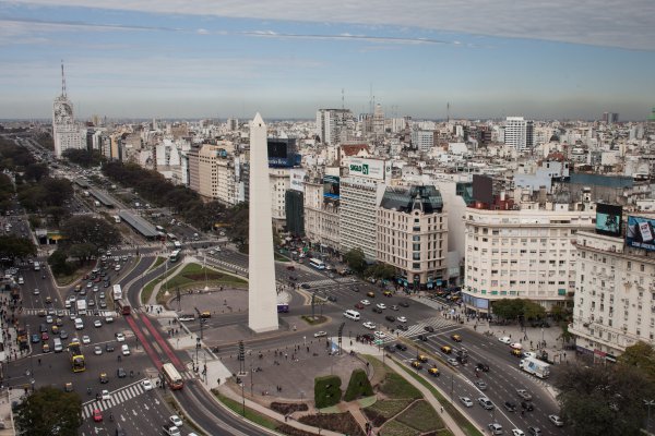 11,96% cae el riesgo país de Argentina