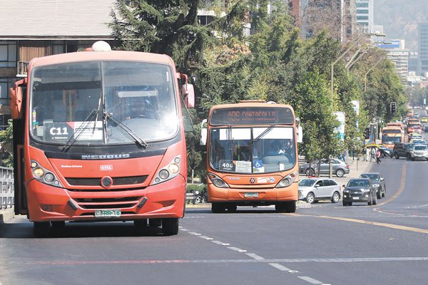 Transantiago: panel de expertos pide evaluar bases de nueva licitación que hará el gobierno