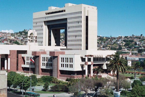 Comisión del Trabajo del Senado invita a SII, Fonasa y Super de Pensiones a debate por proyecto de independientes
