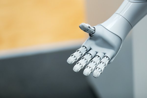 Robots en los almacenes traen un inesperado beneficio