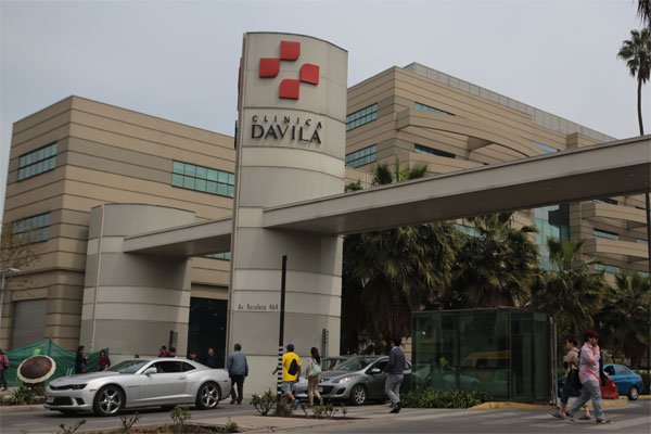 Trabajadores de Clínica Dávila deponen huelga tras 42 días de paralización