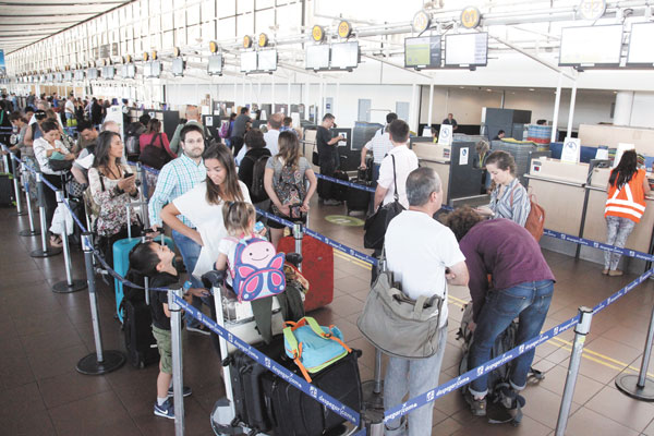CCS propone reducir tasa de embarque y tráfico aéreo local crece 17%