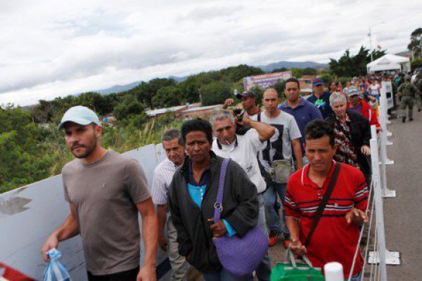 Autoridades de Colombia, Ecuador y Perú abordarán el éxodo de venezolanos