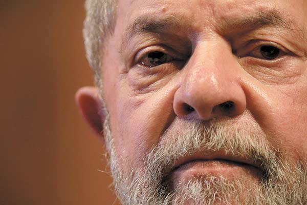 Mercados de Brasil se hunden por panorama inesperado de elección