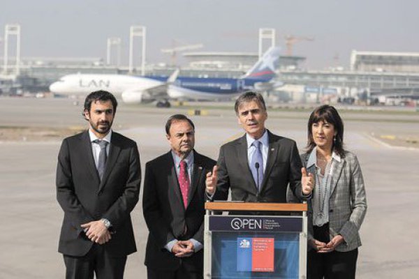 Industria de aviación aplaude baja de hasta 40% en tasas de embarque en los próximos tres años
