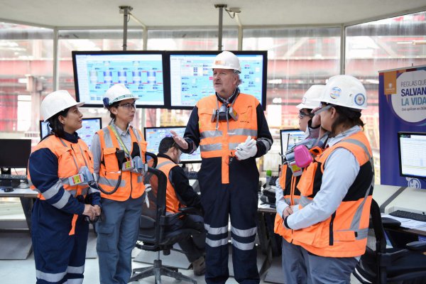 <p>Ministro de Minería anuncia aprobación de la política de Igualdad de Género en Enami</p>