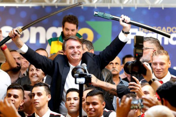 Presidenciales en Brasil: Bolsonaro lidera sondeos sin Lula pero pierde segunda vuelta