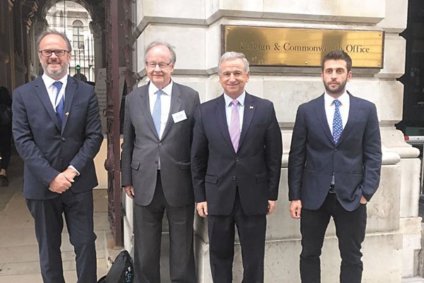 La revolución tecnológica y las vías para recuperar confianzas se toman debut del Chile Day en Londres