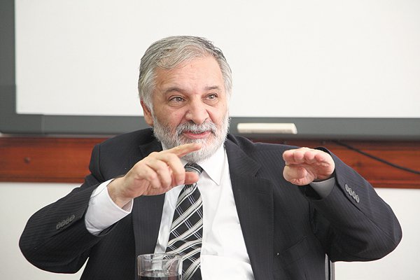 <p>Bitran:"Se reconoce que la participación cruzada genera riesgo para la libre competencia"</p>