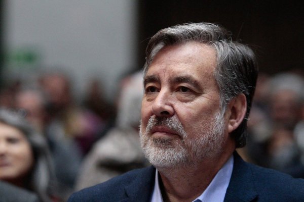 Guillier lanza guiño a Larraín: "Valoro que considere incluir tributos regionales en reforma tributaria"