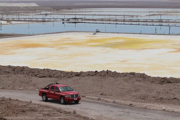 Acuerdo entre Tianqi y FNE no es suficiente para SQM: acción bajó arrastrada por operaciones de extranjeros